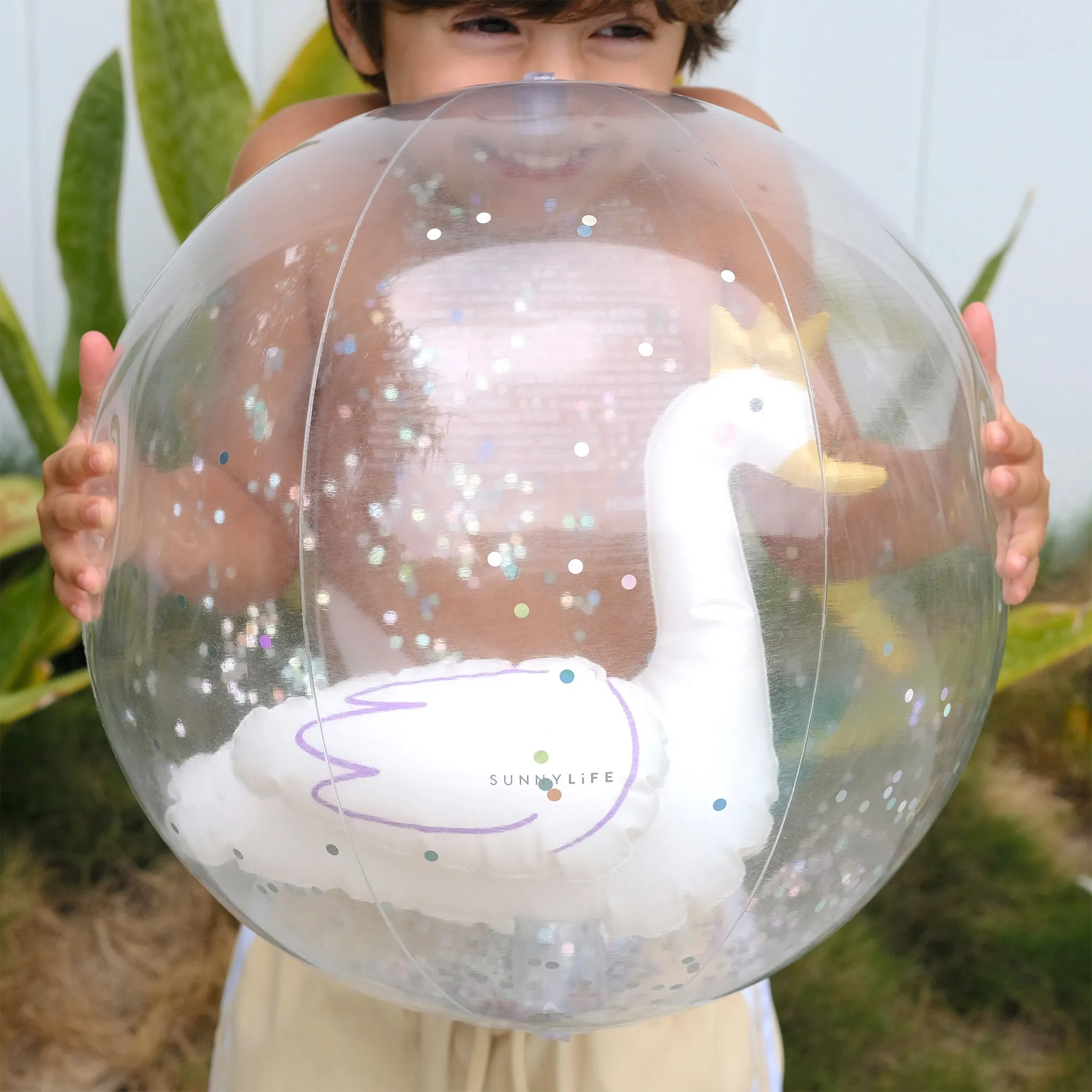SUNNYLIFE 3D BEACH BALL | PRINCESS SWAN